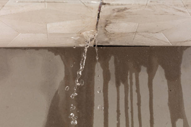 Professional Water Extraction technician working in Calera, OK
